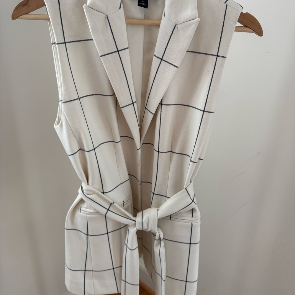 Ann Taylor Sleeveless Vest with Belt- 0P